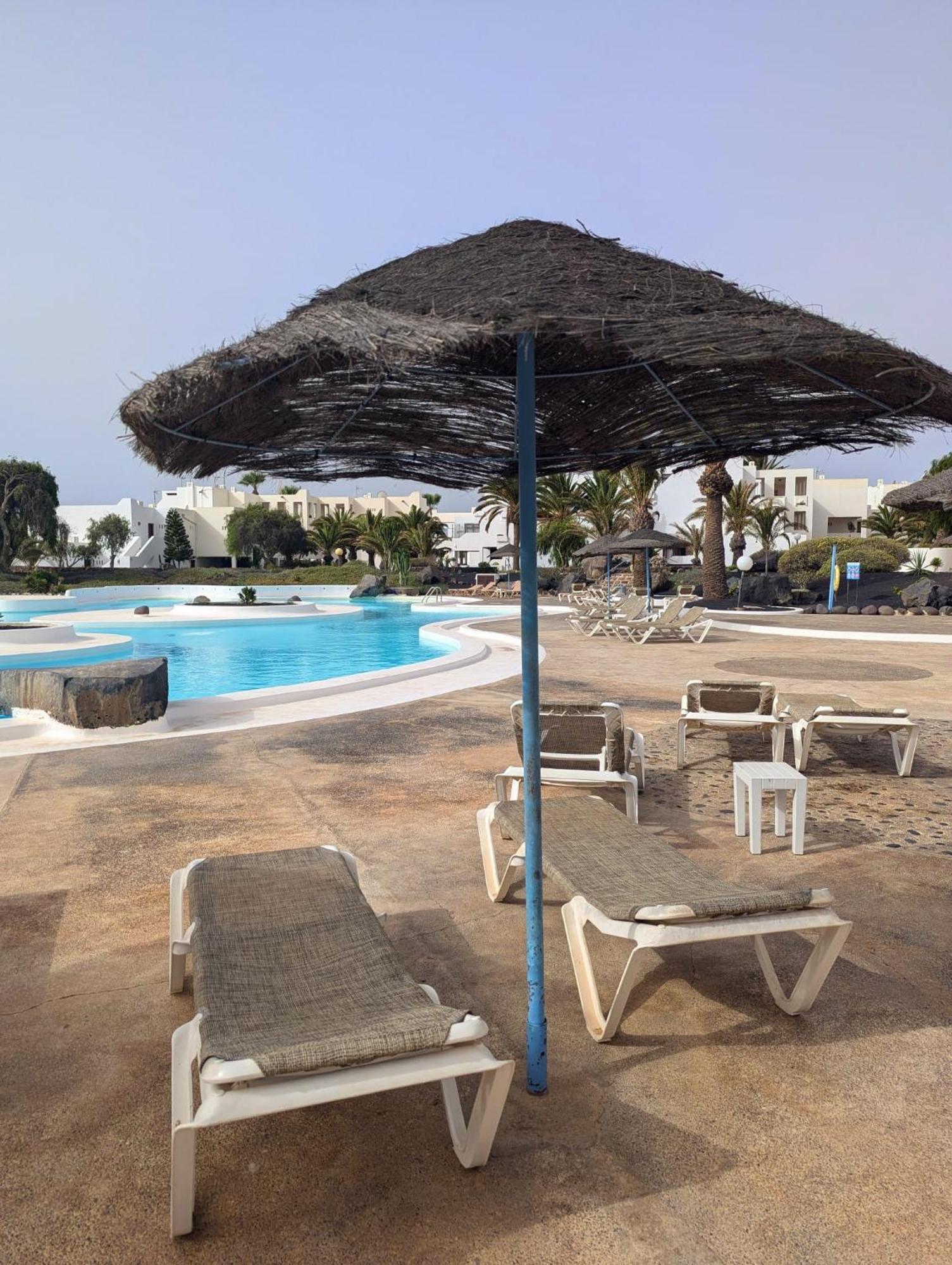 Apartment Charming Flat In Molinos With Terrace & Pools, Near Playa Bastian Costa Teguise