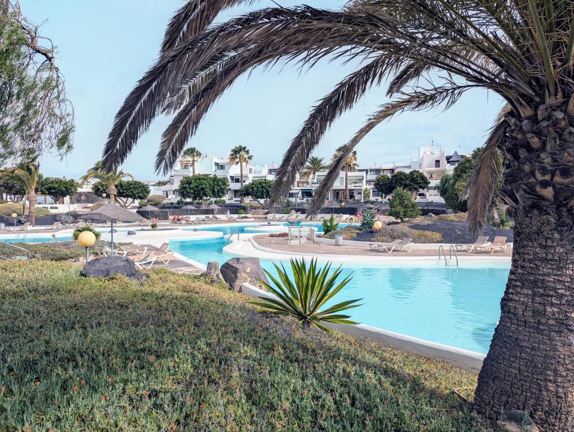 Charming Flat In Molinos With Terrace & Pools, Near Playa Bastian Apartment